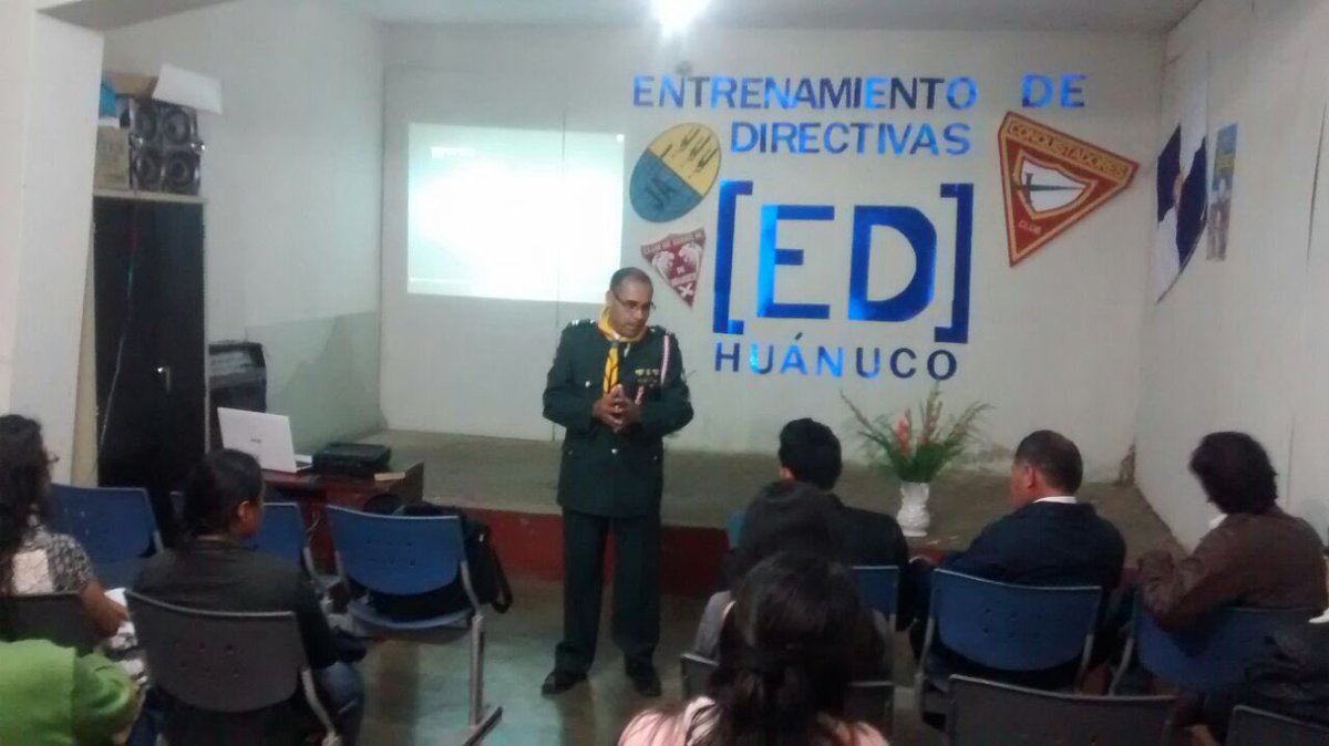 PrAnaniasC's tweet photo. Así vive la Region de Huanuco y comprometiendo a apoyar en #Revive2016 #EDMAC @Abel0596Abel @AdventistasMAC https://t.co/bomWhvqDUs