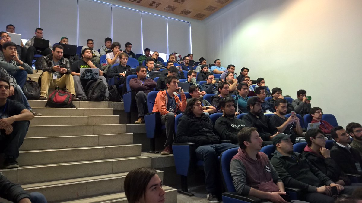 icinf_'s tweet photo. [Ahora] Samuel analizando vulnerabilidades de sitios web. #seginchile en @uandresbello @eduardoquiroga https://t.co/QrNa7TG8XP