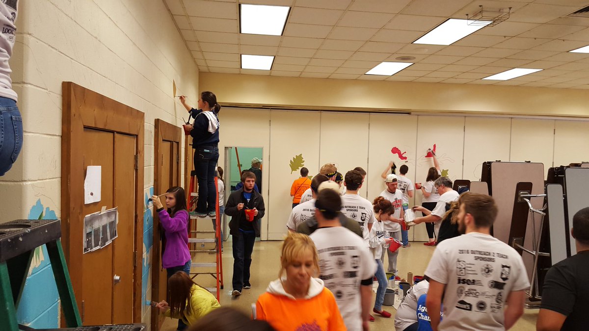 Hoosier47906's tweet image. #O2T2016 ISEA / ISTA Service Project Oakland Elem @ISTAmembers