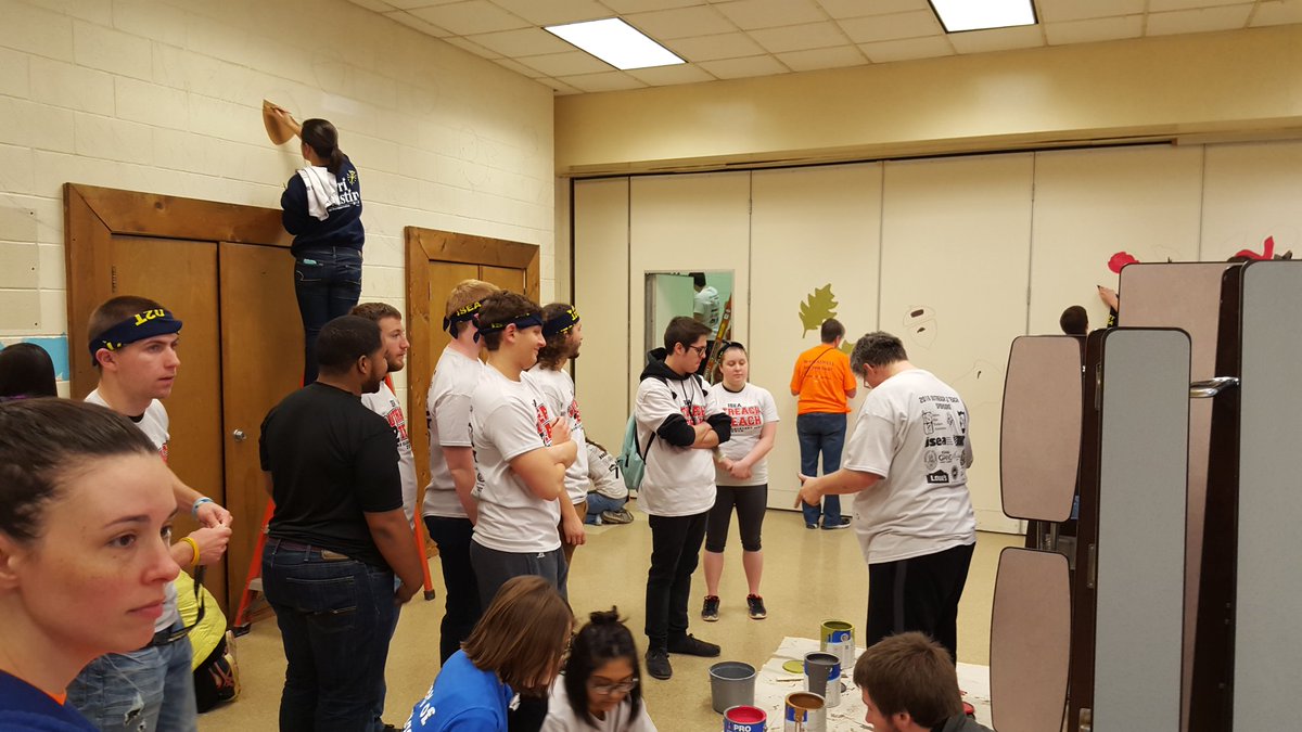 Hoosier47906's tweet image. #O2T2016 ISEA / ISTA Service Project Oakland Elem @ISTAmembers