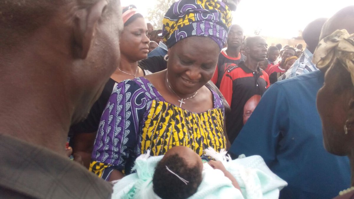 vanguardngrnews's tweet photo. Mark celebrates birthday with Agatu IDPs
https://t.co/KUELSY7V9j
@dabmark48 @NGRSenate @PdpNigeria @trafficbutter https://t.co/nOlEIaacfj