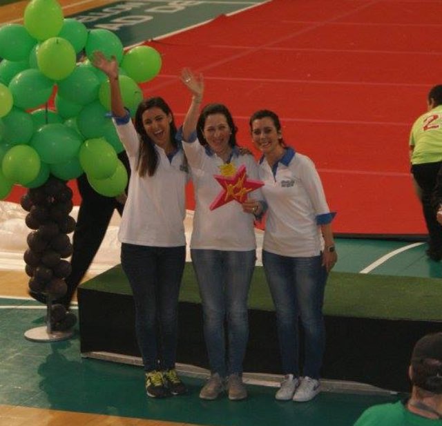 CEIGinerCaceres's tweet photo. Recogiendo nuestro trofeo!! Muchas gracias a todos por los votos ☺️ @Gimnastrada_Ex https://t.co/wUKwoQjZ6h