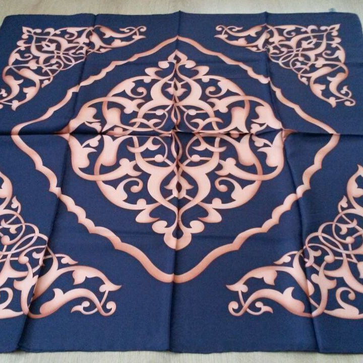 ithal ipek eşarp (@zeasse) on Twitter photo 