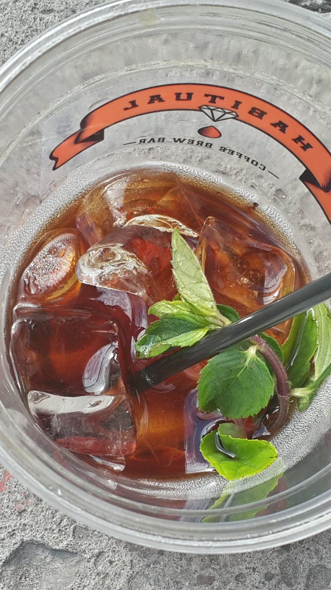 barradecafehb's tweet photo. Nuestro #ColdBrew esta en la casa! vu3lve para quedarse! #coffeetogo #specilitycoffee #coffeeordie #guatemalancoffee https://t.co/YnSWFqh2lE