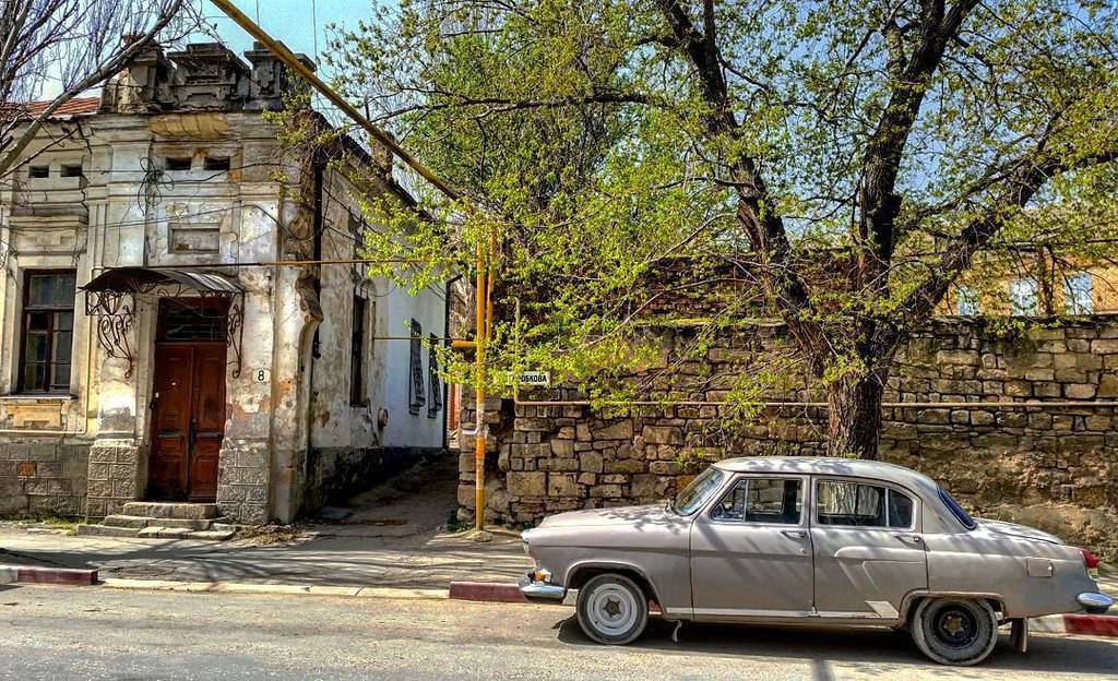 InstaFeodosia's tweet image. #классикакрыма #волга #старыедома #Феодосия #Крым #Feodosia #Crimea #феодосия