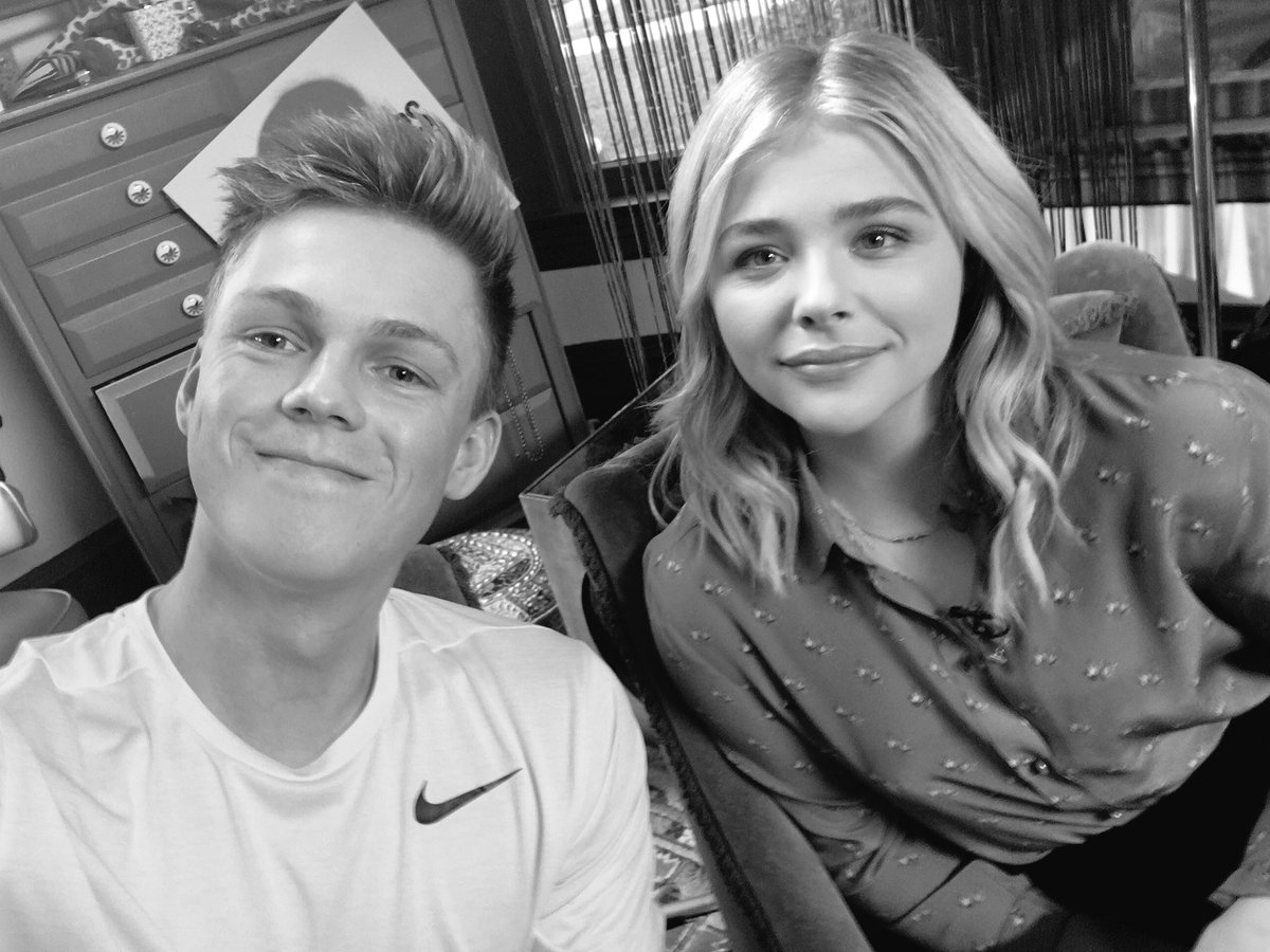 Caspar Lee tweet media