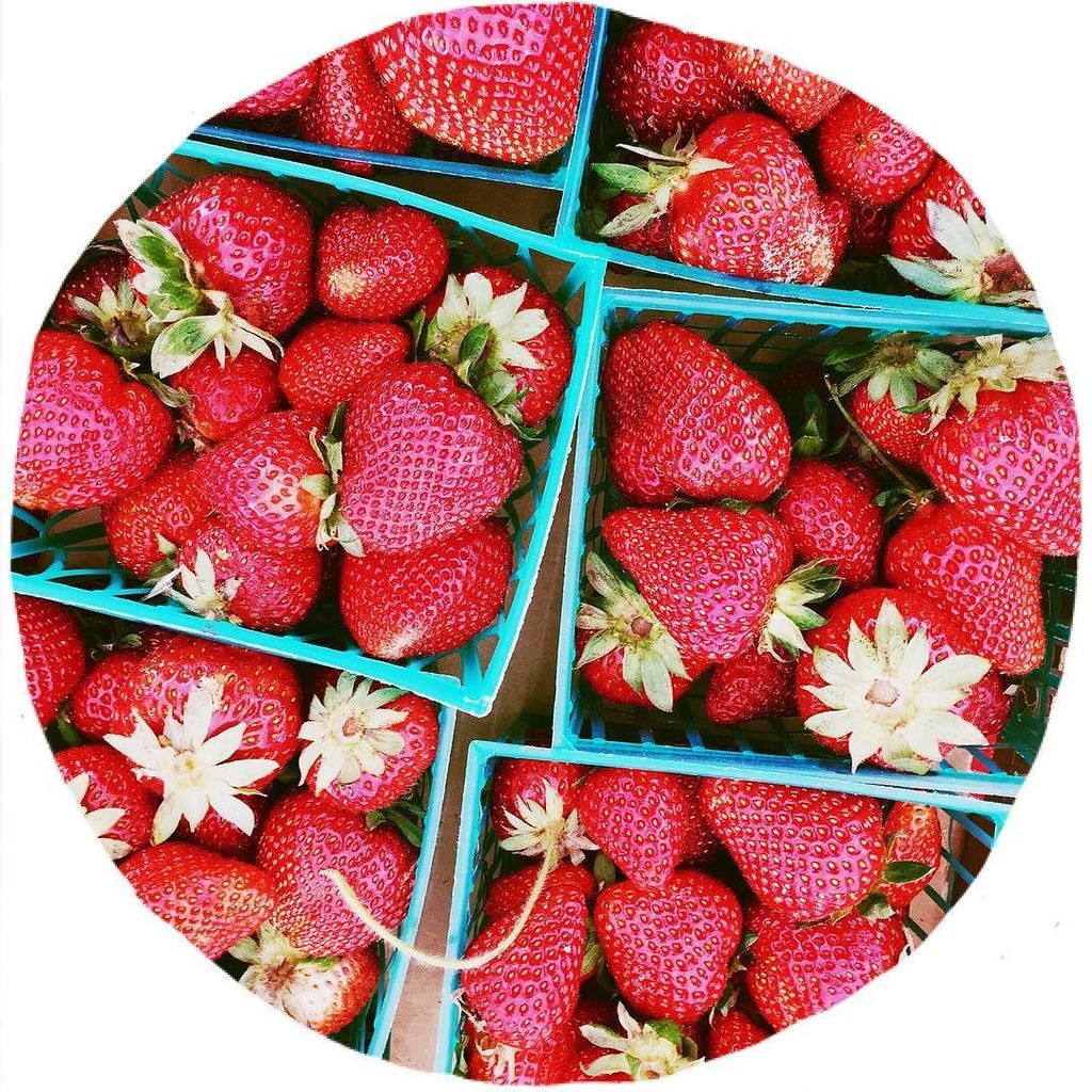 MakeItGoodApoth's tweet image. Strawberry facials coming tomorrow at @texasfarmersmarket! #farmtoface #naturalskincare