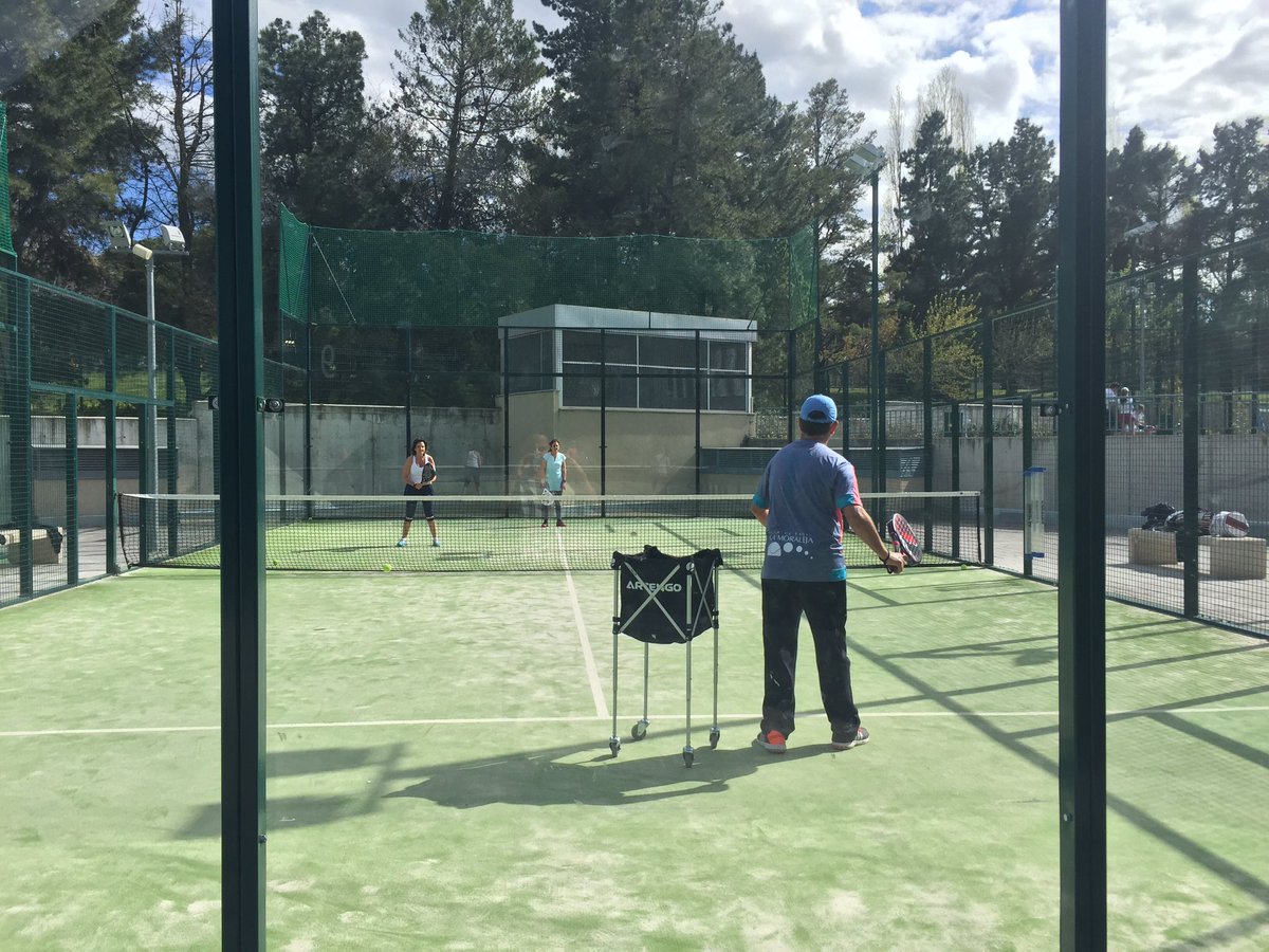 PadelMoraleja's tweet photo. Sábado de clinic en nuestra escuela de padel #padel #MonitorPadel  #MadridPadel https://t.co/Sw3qLqST7Q