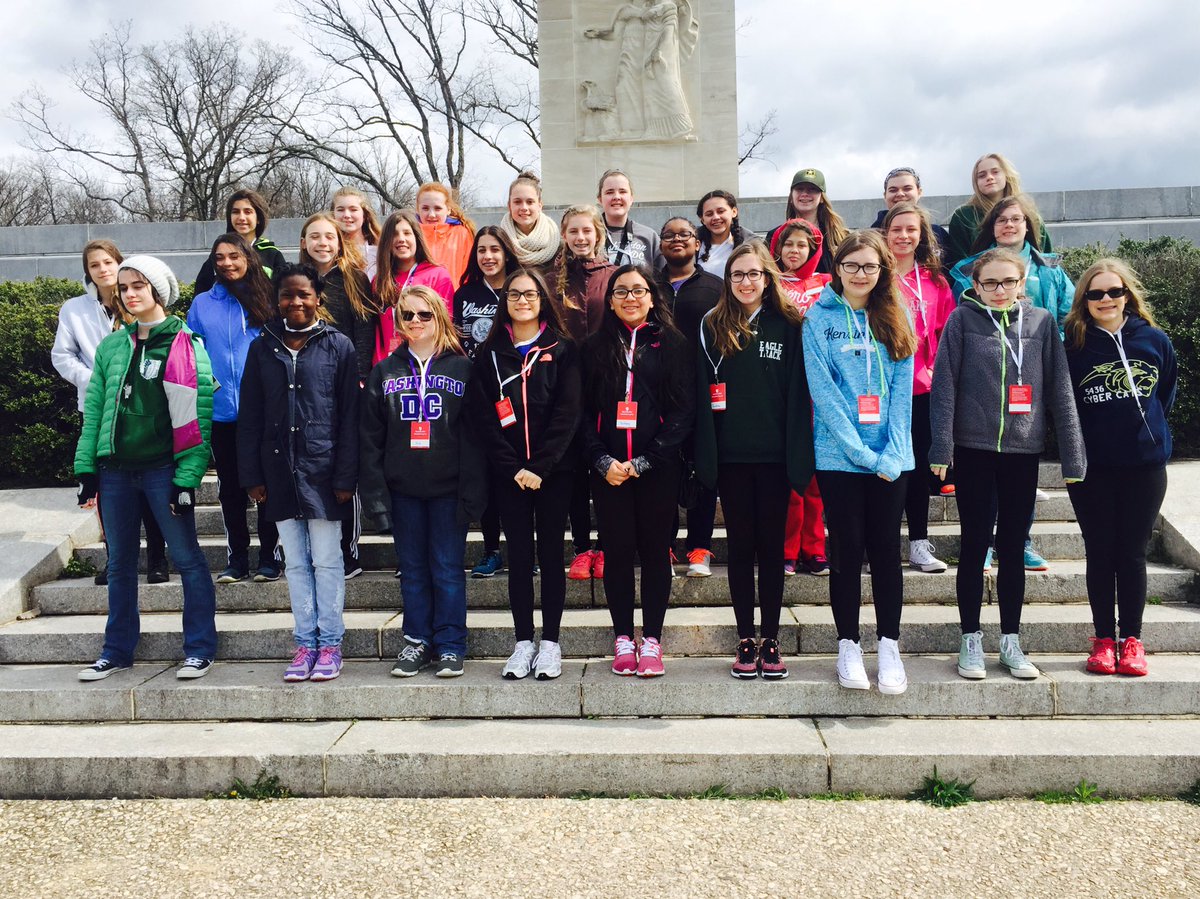 AngelaSnitgen's tweet photo. Learning about Gettysburg at the Peace statue. #HartDC2016 https://t.co/X6oFBbh7KN