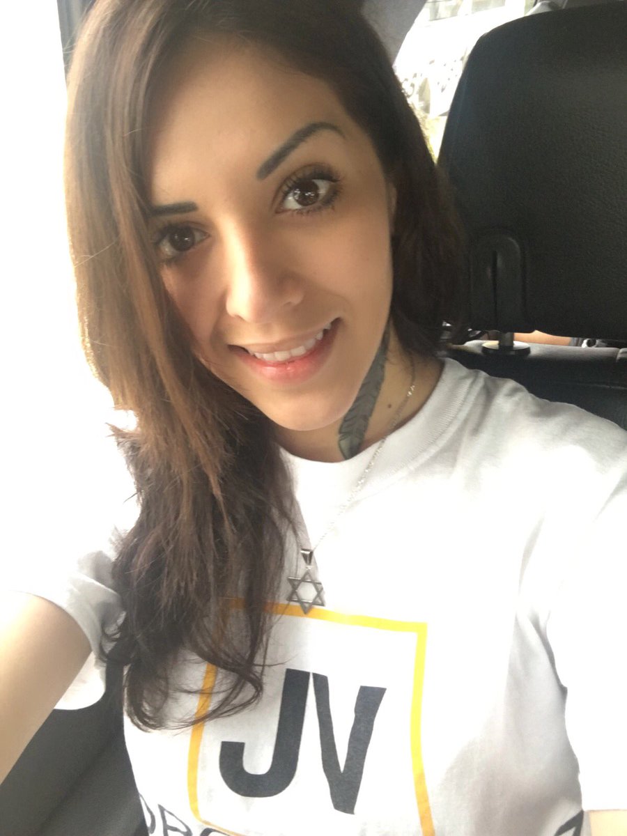 shiracasar's tweet photo. A chambear 🤘🏻😝🤘🏻 La vida no se trata de ser un ganador o un perdedor, se trata de ser uno mismo y dar lo mejor.. https://t.co/qIFGNtAYP5