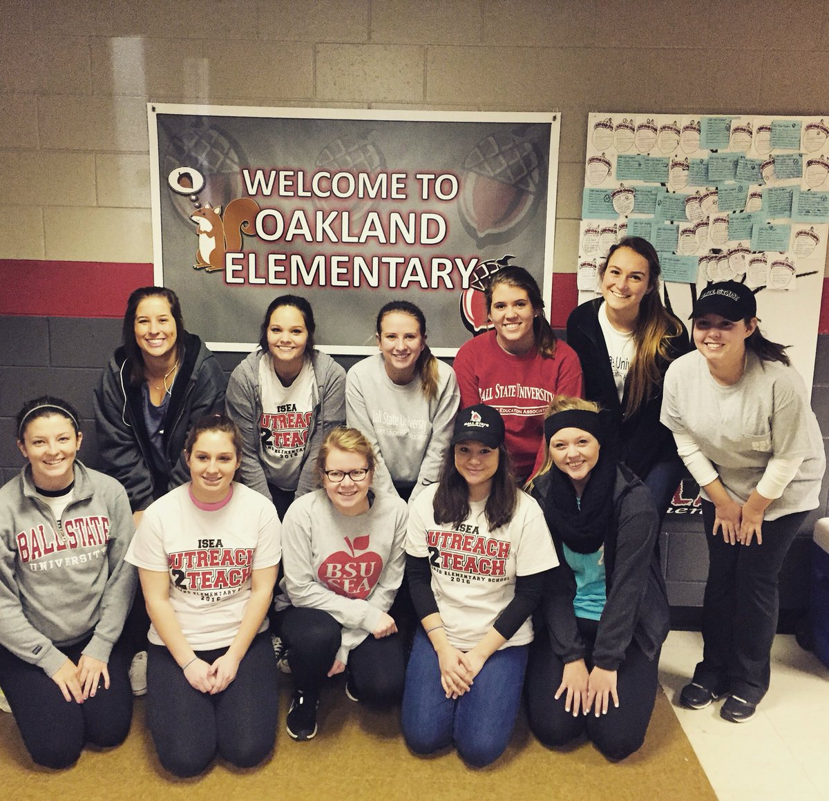 sabrina_eisele1's tweet image. Outreach to Teach #o2t2016 🎨🍎🌰