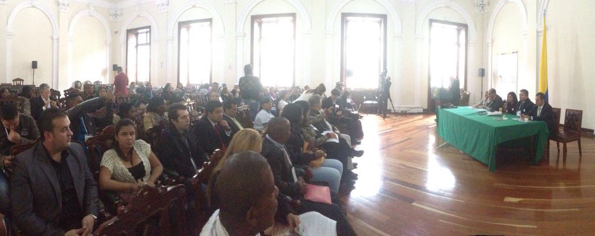 sofiagaviriac's tweet photo. Desde las 9 am empezó II Asamblea de @Fevcol .  Víctimas de 18 departamentos y decenas de instrucciones @ONU_derecho https://t.co/pNvhfrsvIB