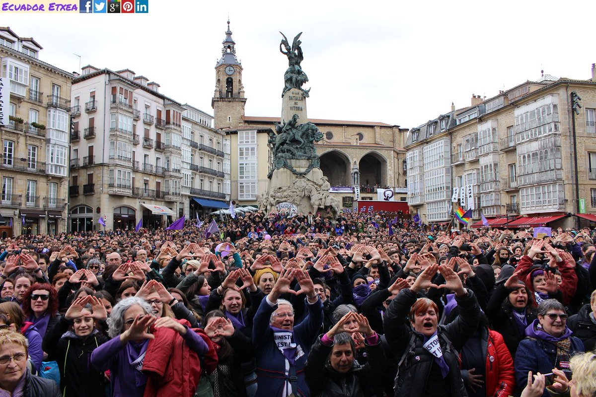 EcuadorEtxea's tweet photo. Manifestación y acciones Feministok Prest 09/04/2016 #Vitoria #Gasteiz
 https://t.co/BjidDeL8oe https://t.co/ASxJOuVtUB