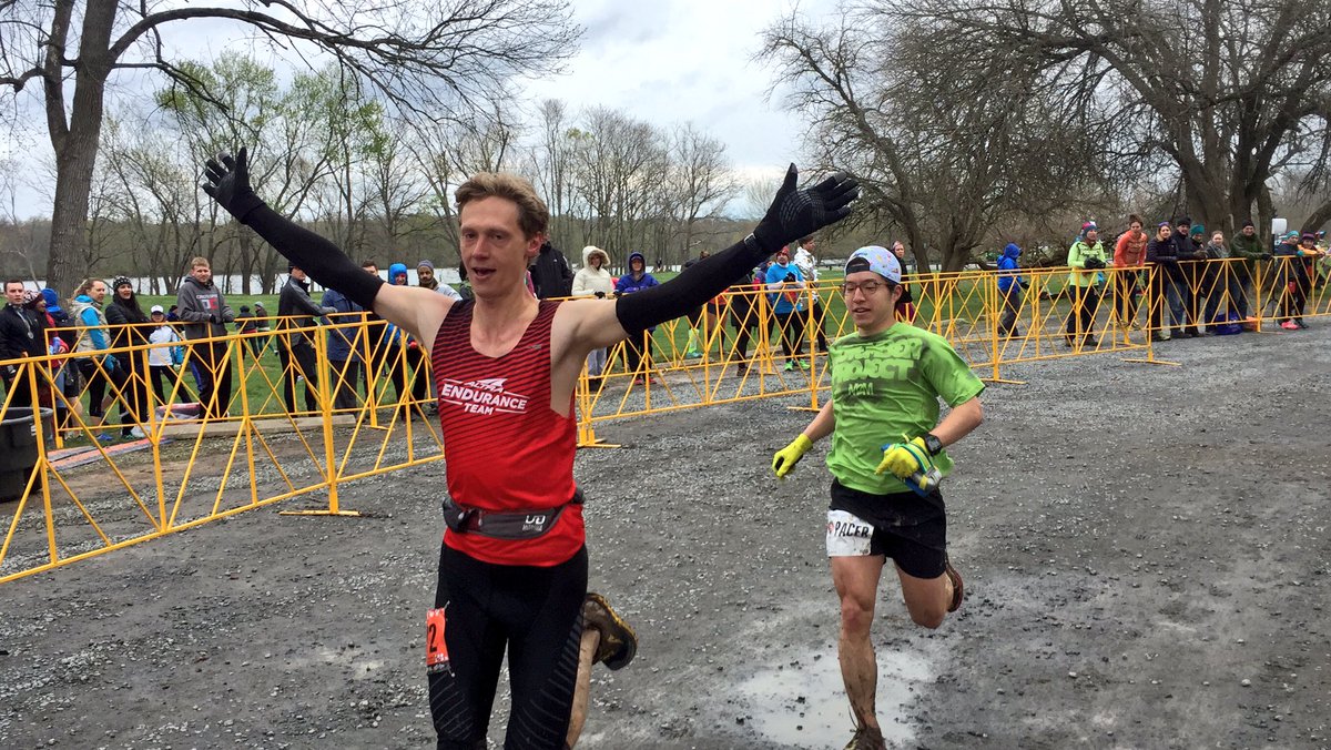 Kyle Pietari wins the #ECSDC <a href="/GORETEXna/">GORE-TEX® Brand NA</a> 50 Mile with a time of 6:54. Congratulations!
#ultrachat #trailrunning