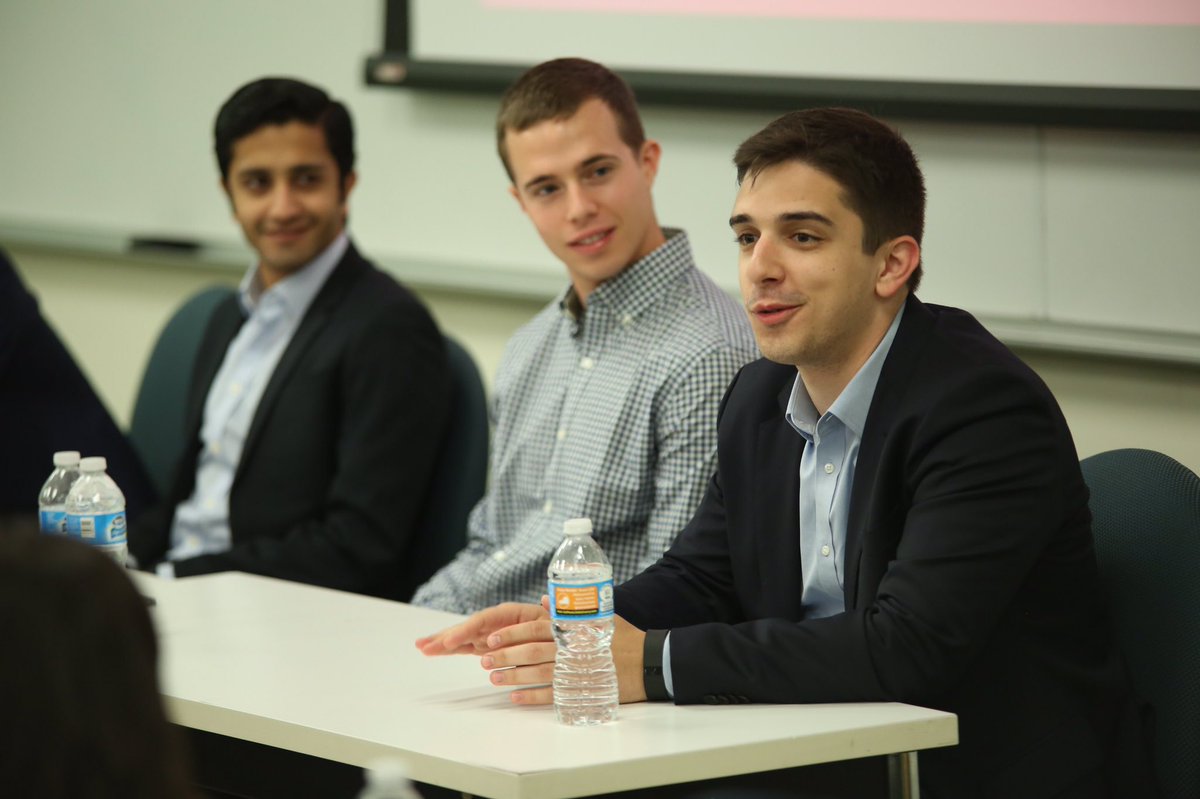 UHBauerCollege's tweet photo. FINA Analysis panel talk careers. @DeloitteUS @Crutchfield Doeren Capital, Lionstone Group. #FinancialSymposium https://t.co/YmTP1ZxnAy