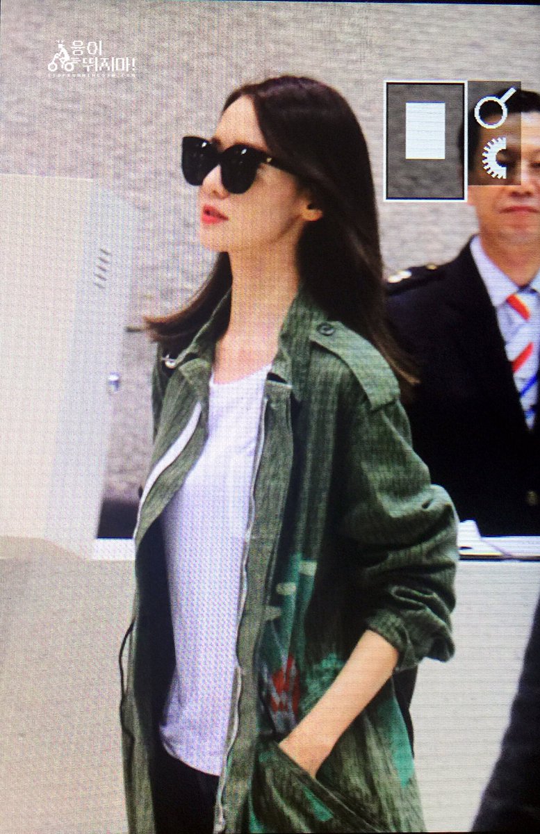[PIC][10-04-2016]YoonA trở về Hàn Quốc vào rạng sáng nay CfnS5r2UkAAv1rX