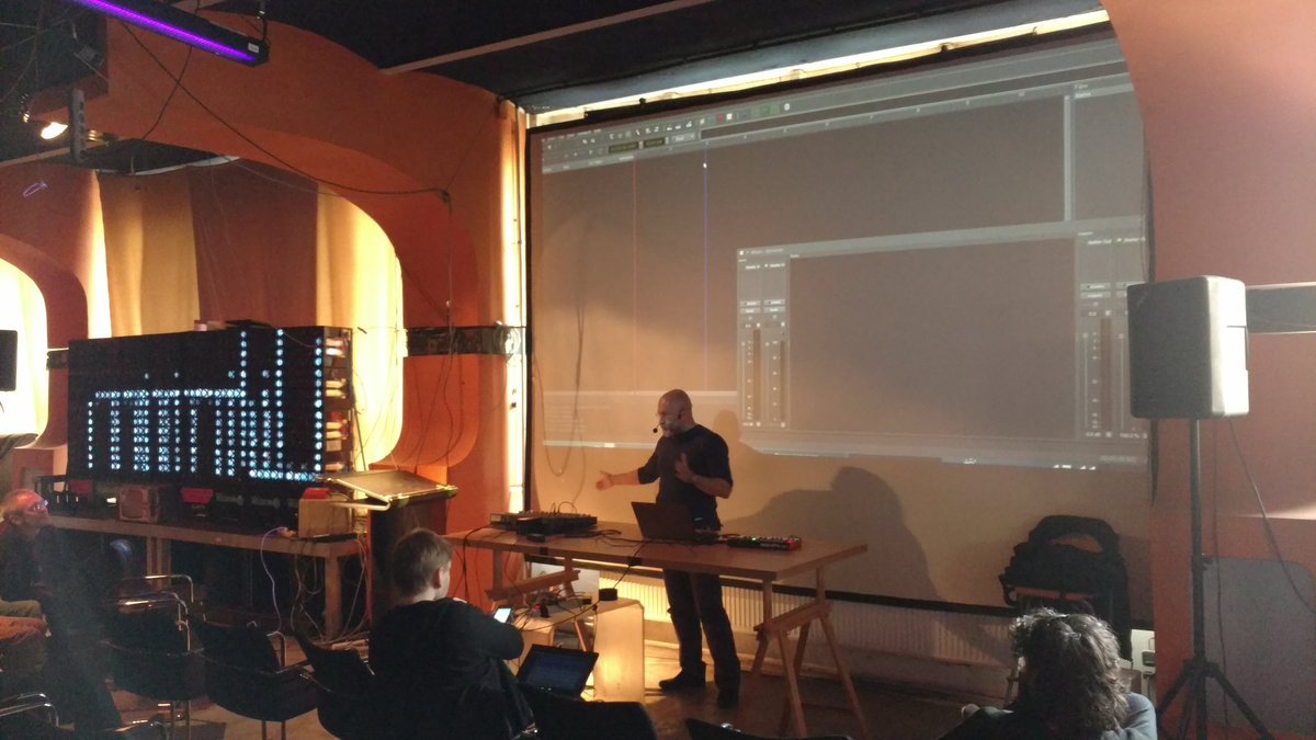 LAudioBerlin's tweet image. Legendary hacker Rui Nuno Capela @rncbc shows off the latest Q* app features for music production #miniLAC #qTractor