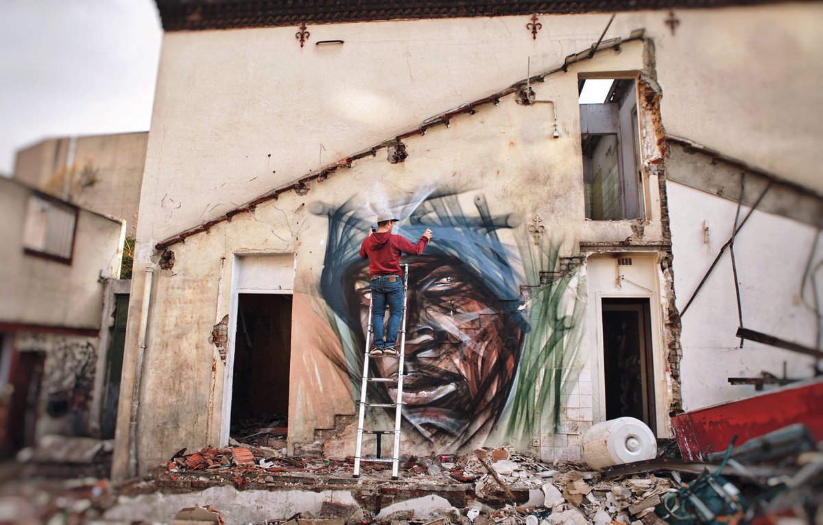 imperioh2's tweet photo. En zona de guerra también se pintan #graffiti Aubervilliers https://t.co/Z2dD2NB1uD