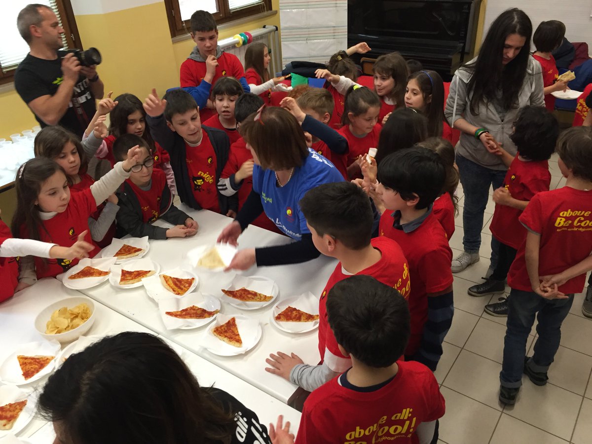 coderdojoosimo's tweet image. Pizza per tutti! #pizzerianottetempo