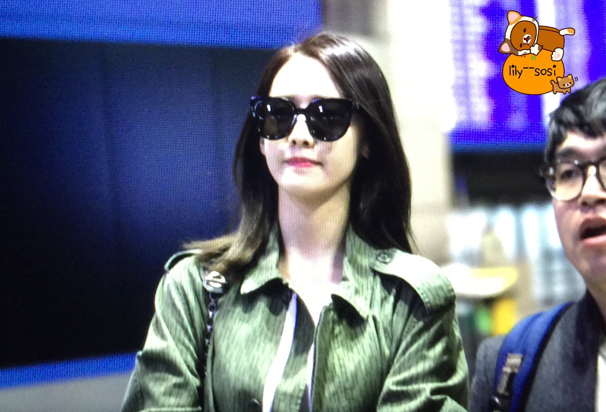 [PIC][10-04-2016]YoonA trở về Hàn Quốc vào rạng sáng nay CfnUbkzUMAAnFkz