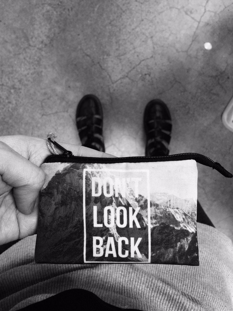 FreddyDico's tweet photo. #DONTLOOKBACK #LoveOdyssey #LetsBegin #FreddyDico #LuvAndLight 🕶✌🏻️💟 https://t.co/ONSKBBuIfO