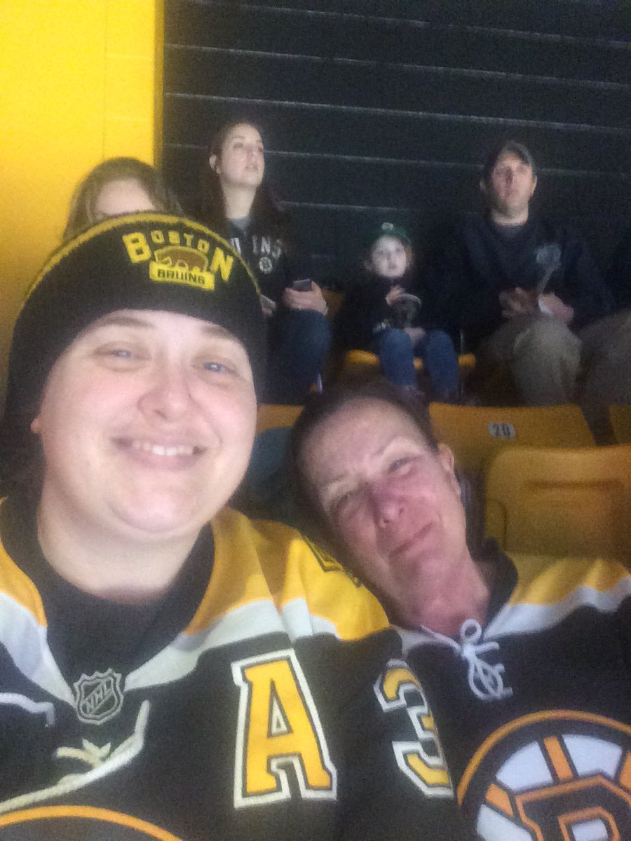 deutsch_bag's tweet photo. #NHLBruins greetings from section 314, row 13, seat 17!! https://t.co/5FOt7eZFXM