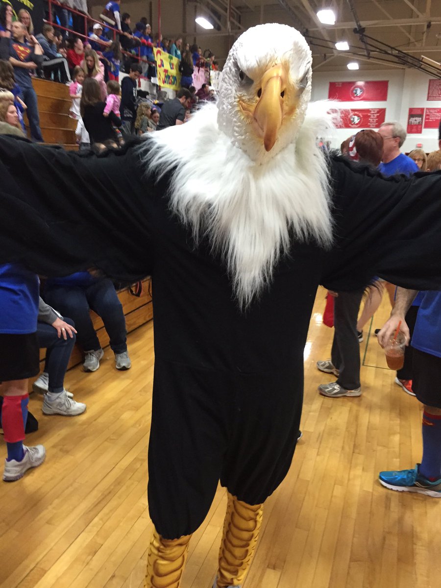 MsRouthenstein's tweet photo. School spirit is not something that Barton lacks 😀 #WeAreClaraBarton @ClaraBartonElem https://t.co/ZX4ddP9cy4