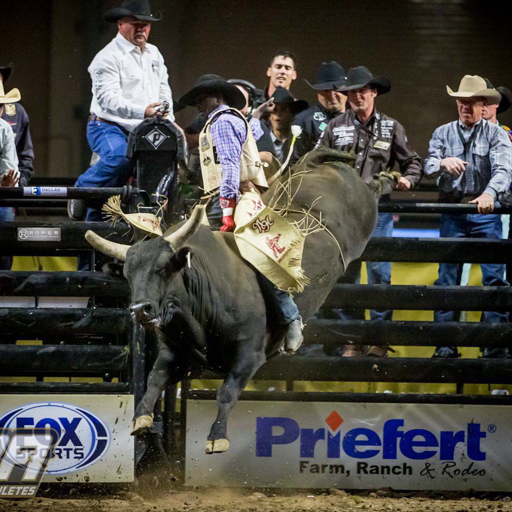 WhereTheyBuck's tweet photo. Neil Holmes takes night 1 at SLC @ERARodeo in the Bull Riding with a 88.5 on Broken Arrow. @NeilHolmesBtb https://t.co/2lFnAaWZcj