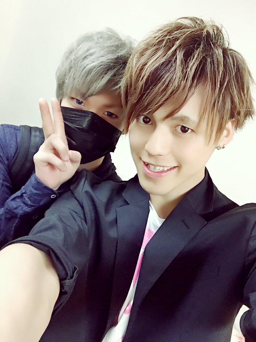 とみたけ Mesemoa めせもあ Twitterissa 帰宅ー 今回のツアー感謝することを忘れずにみんなを最高の笑顔で47都道府県連れてくよ そして今日は愛しのやとくんが見に来てくれたよ 俺だけ来ること知らなかった T Co Vx0rvdhobs