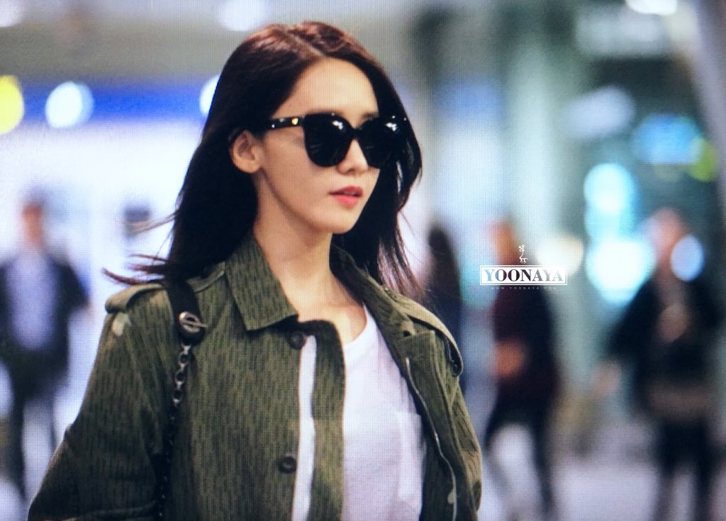 [PIC][10-04-2016]YoonA trở về Hàn Quốc vào rạng sáng nay CfnbJSTUUAEaQ34