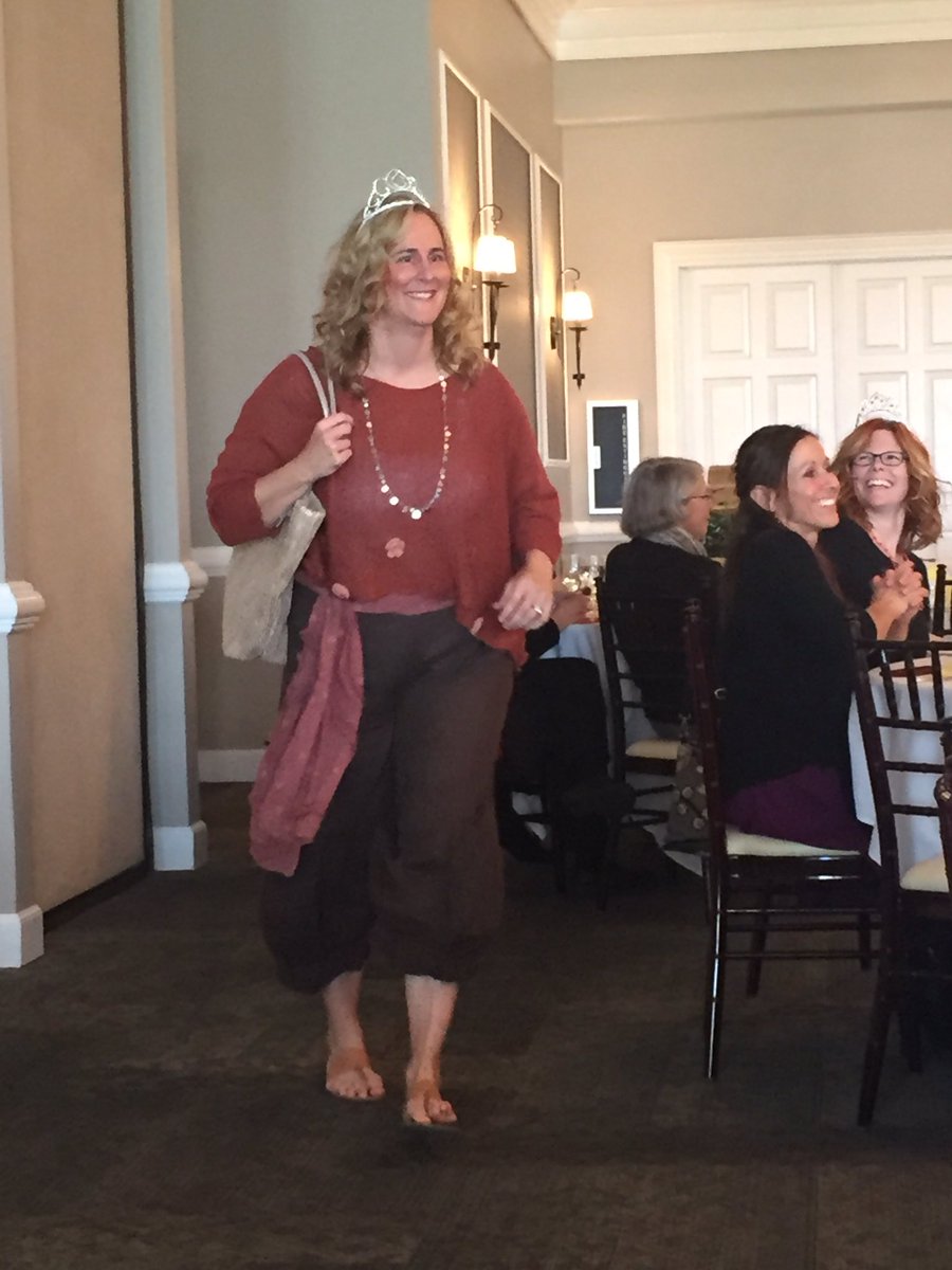 ZontaColumbus's tweet photo. Zonta Style Show! Go Columbus Club! https://t.co/ixTSluIFbA