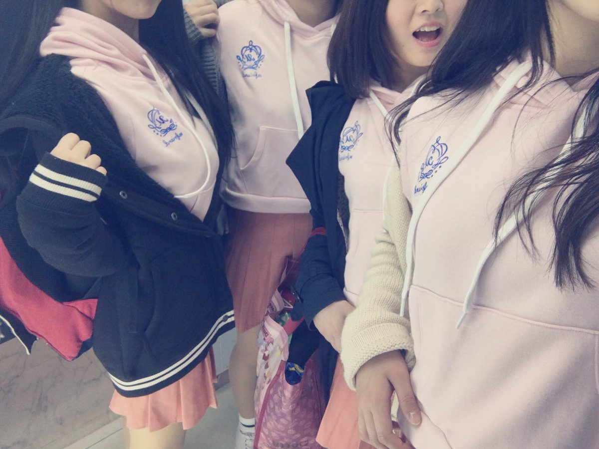 1010____'s tweet photo. 黄金伝説、本当に楽しかった💓
主催者さん、出演者さん、見に来てくださった方々、ありがとうございました!!
帰りにチキンも食べれて幸せ☺️🍗💕
今日はお疲れさまでしたー!!!
#黄金伝説_1 #MFRIEND https://t.co/xgxlICYk8F