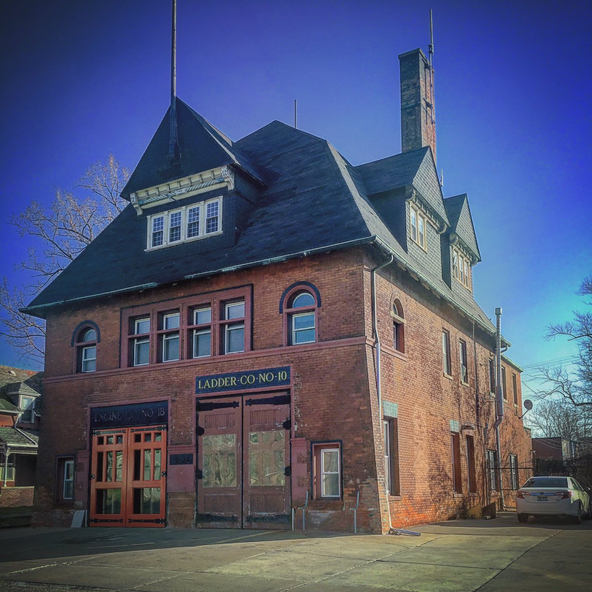 detroit_fit86's tweet image. @DetroitFire #engine18 #ladder10 #fire #firefighter #detroit #michigan #puremichigan