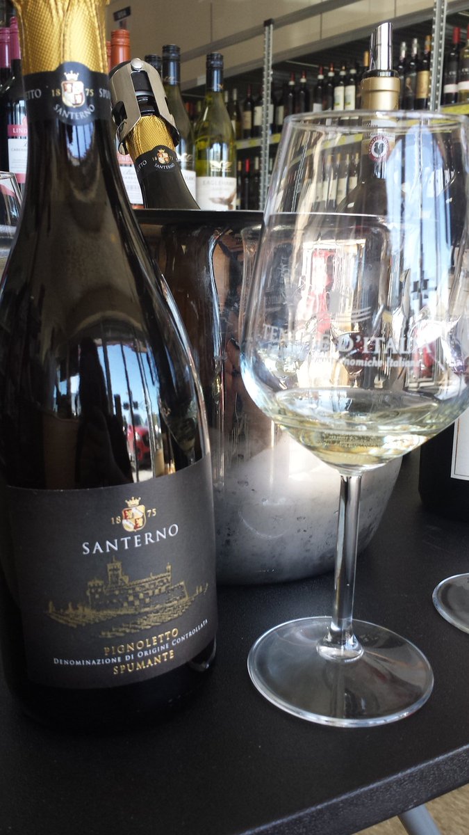 DishntheKitchen's tweet photo. Just found a new wine shop in our hood!! @CulinaireMag #culinairehunt #teamnastybits https://t.co/VCB8XS6WZg