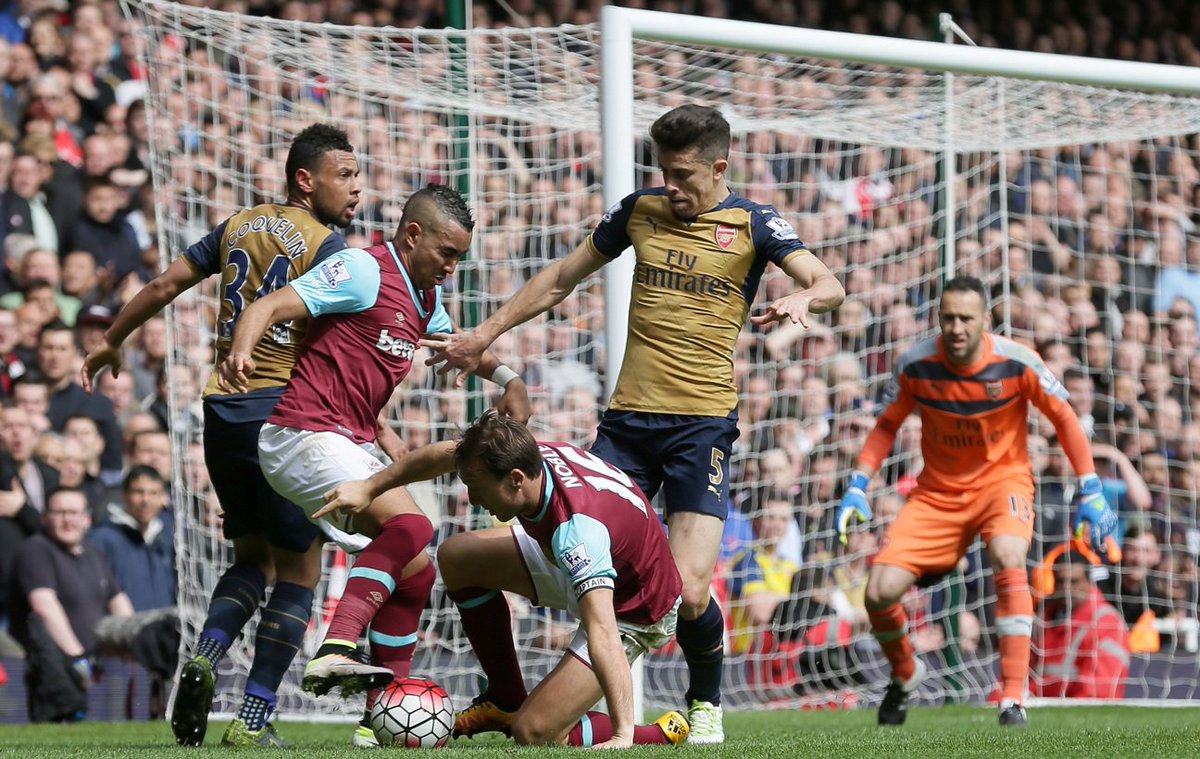 ElUniversal's tweet photo. Arsenal perdió una gran oportunidad para acercarse el Leicester #PremierLeague https://t.co/ZqA46dCSgG https://t.co/vFiKPY6Y0F