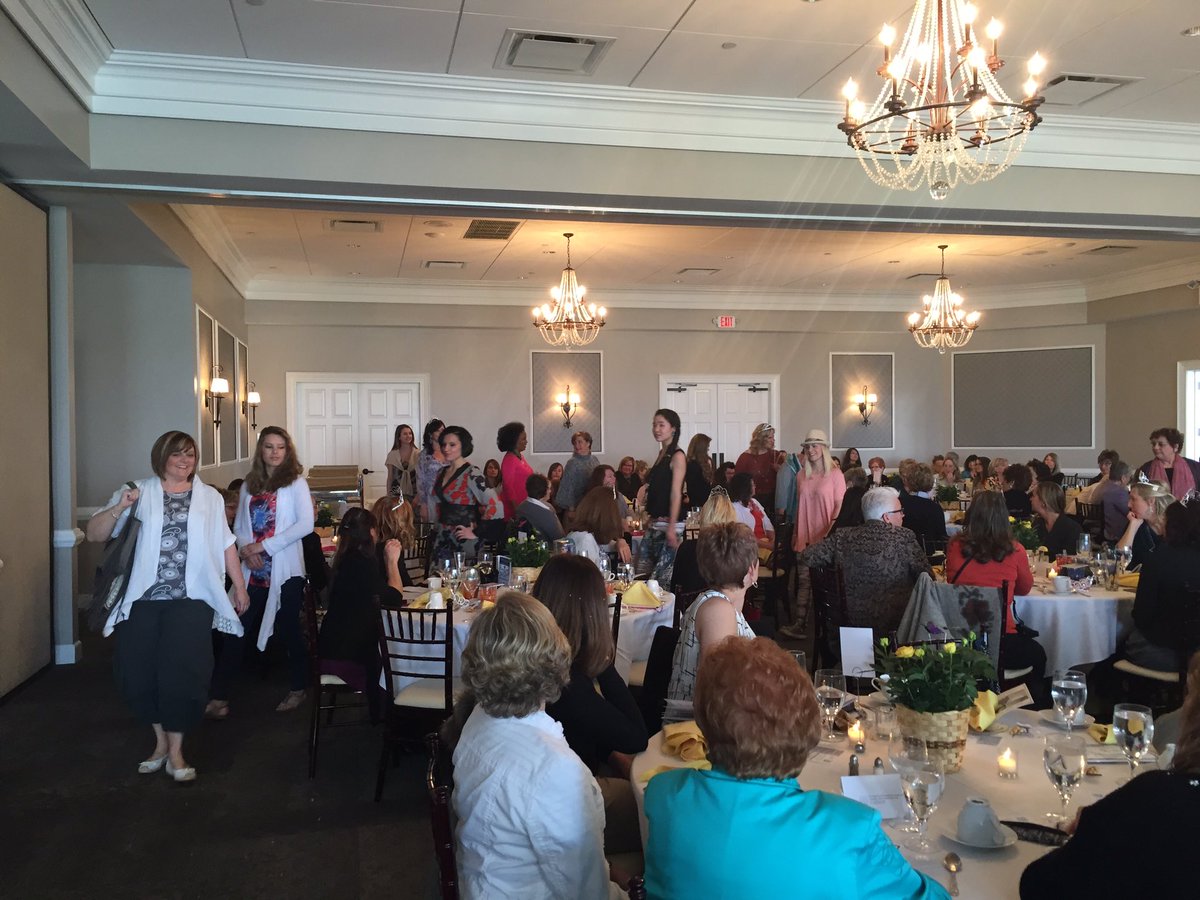 ZontaColumbus's tweet photo. All of our models! #Zonta #styles how https://t.co/KVQFOnT5m0