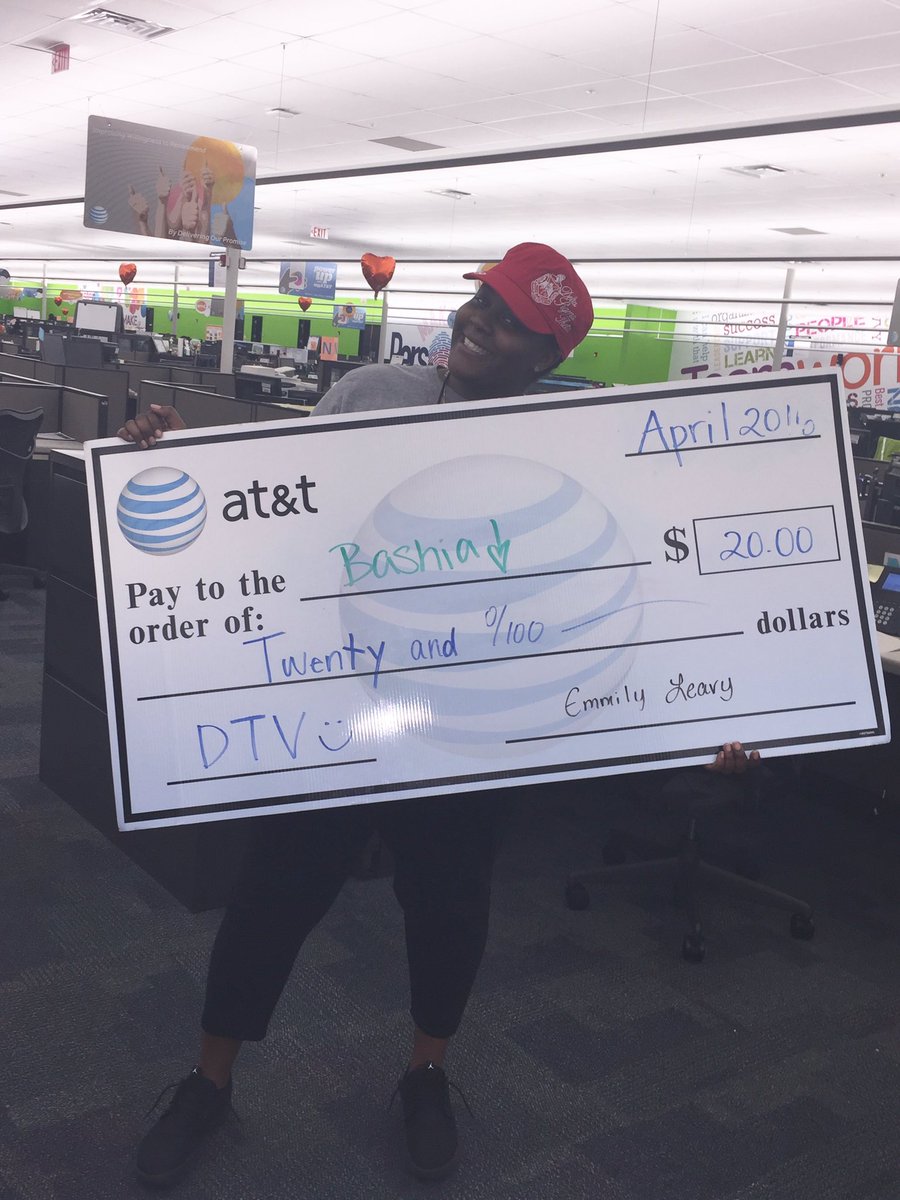 TeamEudy's tweet photo. BASHIA WITH A DTV!! #SuperSaturday #MakinMoney #SkyIsTheLimit @Atkins_ronda @TeamEmmily https://t.co/GmwWplPCyR