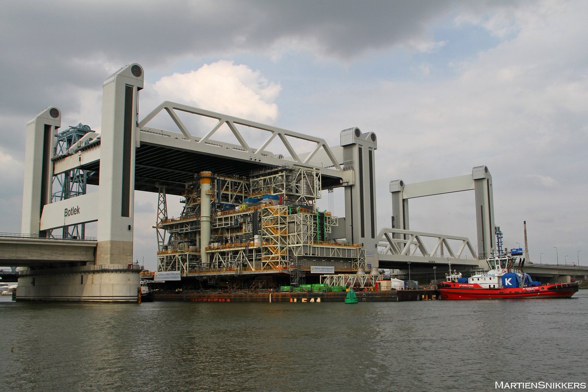 Vervoer op maat! Spijkenisse- &amp; Botlekbrug! <a href="/NL_RTM/">NLRTM</a> <a href="/De_Havenmeester/">Havenmeester R'dam</a> <a href="/HavenRotterdam/">Havenbedrijf R'dam</a> <a href="/kotug_towage/">KOTUG International</a> <a href="/RDStad/">AD Rotterdams Dagblad</a>