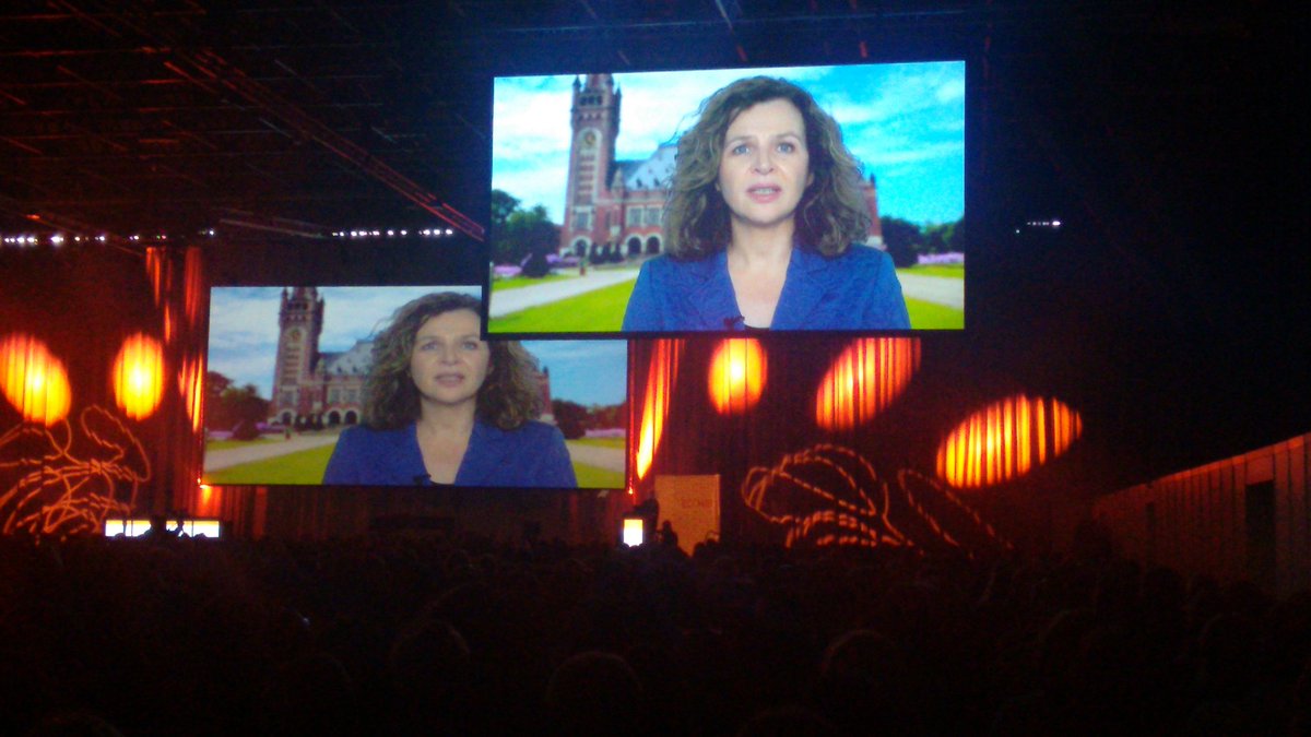 Retweet if you're in the #ECCMID2016 Opening Ceremony