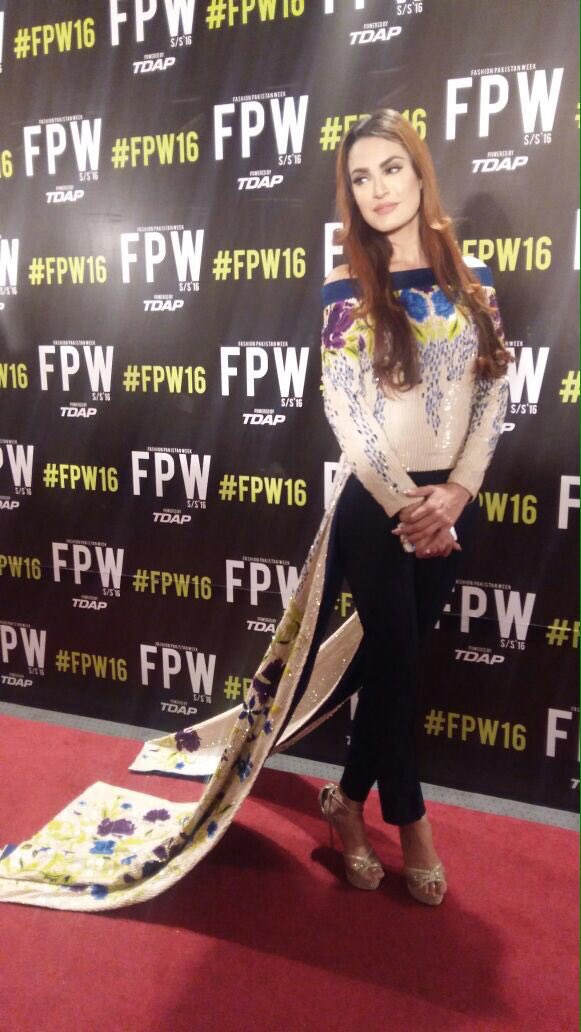 Maleeha_Baluch's tweet photo. @NADIAHUSSAIN_NH , gorgeous as ever at #FPW16 red carpet day3, in @AFHashwani!  #SS16 https://t.co/TnId7AE0Q0