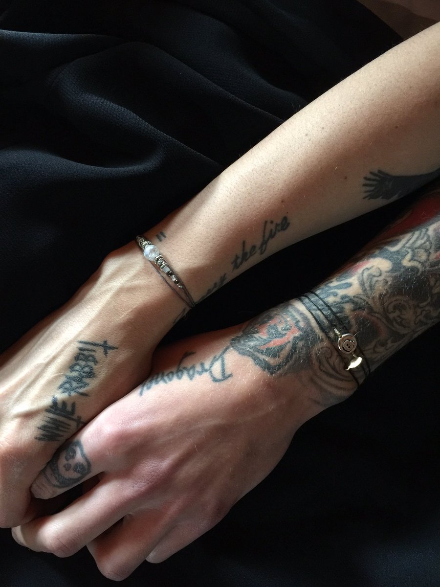 NeverTakeitOff's tweet photo. @andyblack @JulietSimmsALL 50%OFF! Ends Sunday Midnight 
CODE: BLACKandLIGHT50
https://t.co/3gTSn65AGH https://t.co/KkekjZA3s8
