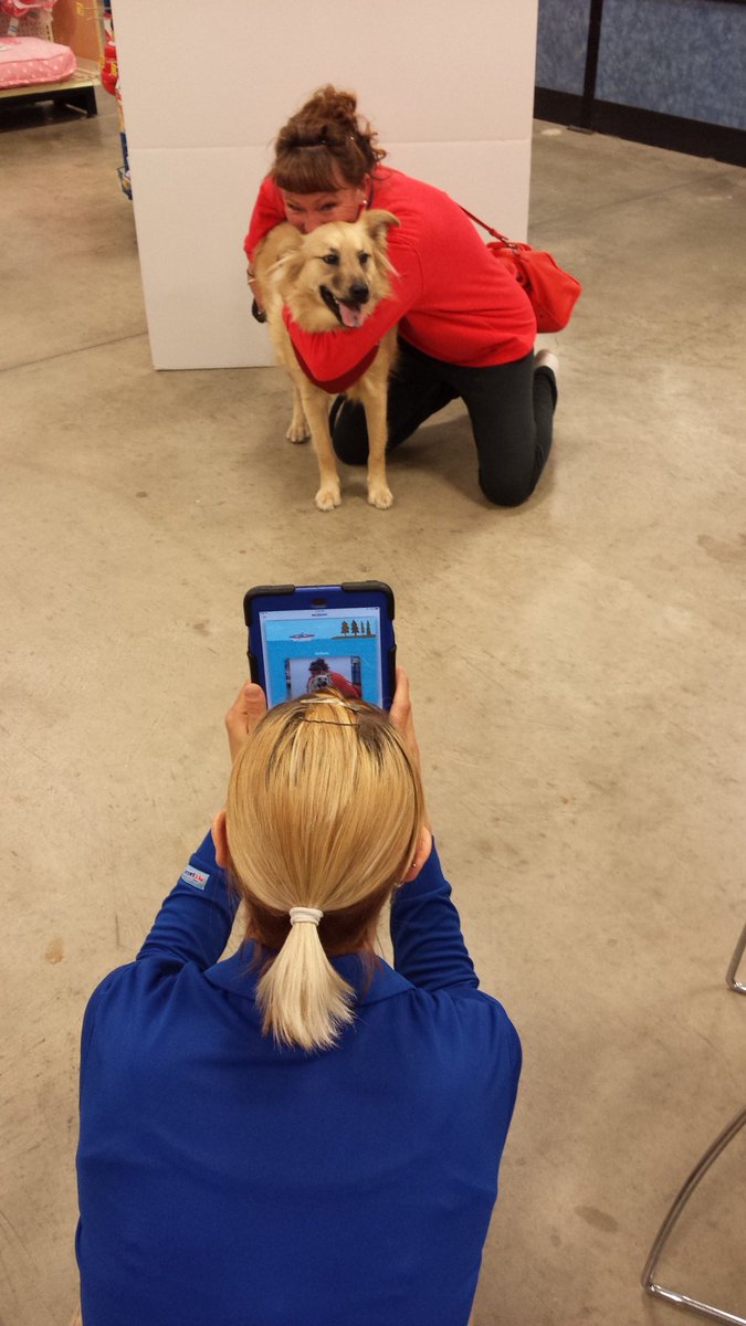 petsmart0667's tweet photo. Finn was happy and ready to have his picture taken at our 'Spring Gear Demo' :) https://t.co/Zw1zCArNmo