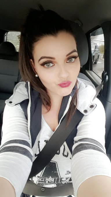 #car #selfie #pout #princess 👸 https://t.co/r6fbKj4IzN<a href="/tag/car"class="tags">#car</a><a href="/tag/selfie"class="tags">#selfie</a><a href="/tag/pout"class="tags">#pout</a><a href="/tag/princess"class="tags">#princess</a>