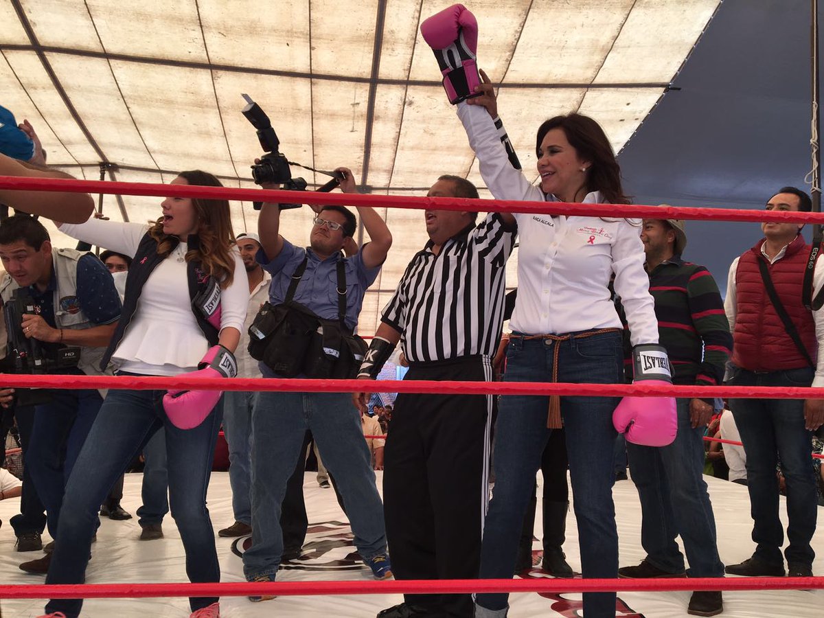 armentapuebla_'s tweet photo. Luchar vs la desigualdad por una Puebla con Justicia Social @SoyBlancaAlcala en Plaza Los Gallos #PensandoEnTodos https://t.co/ITM5sHI3Q2