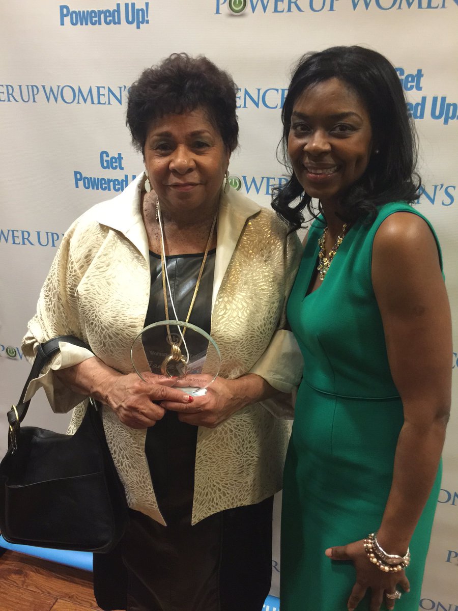 LionessDJ's tweet photo. #Womanoftheyearhonoree #JaniceBryan #powerupwomensconference @BernadetteYLMT https://t.co/req9V33Bxe