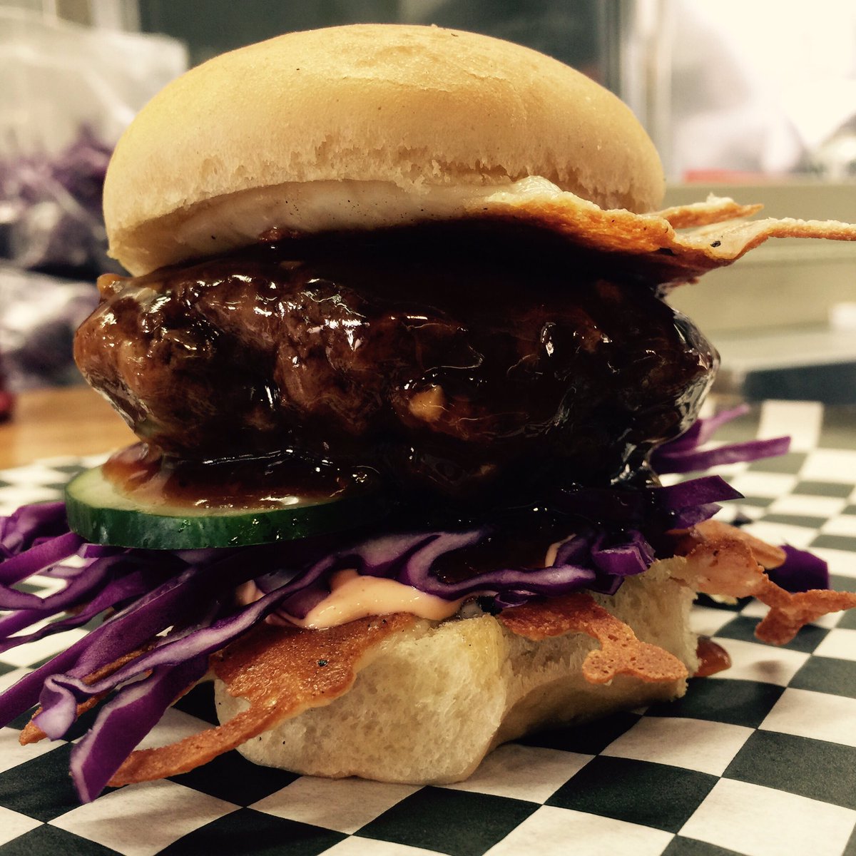 Ohanas395's tweet photo. Chinese 5-Spice Slider! #fusion #slider #burger #foodporn https://t.co/K0DLDGOGZQ