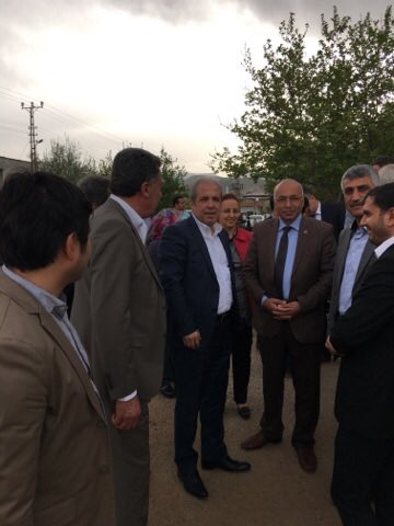Onlar karanlık dehlizlerde kirli ittifaklar peşinde koşarken biz işimize bakalım.Hesap zamanı er meydanında bekleriz