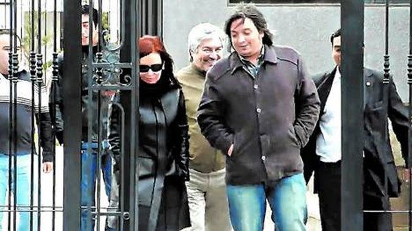 danilerer's tweet photo. Cuando tus Hijos te pregunten qué es una "Asociación Ilícita"?, Mostrales éstas fotos... https://t.co/DGezW7Ggdj