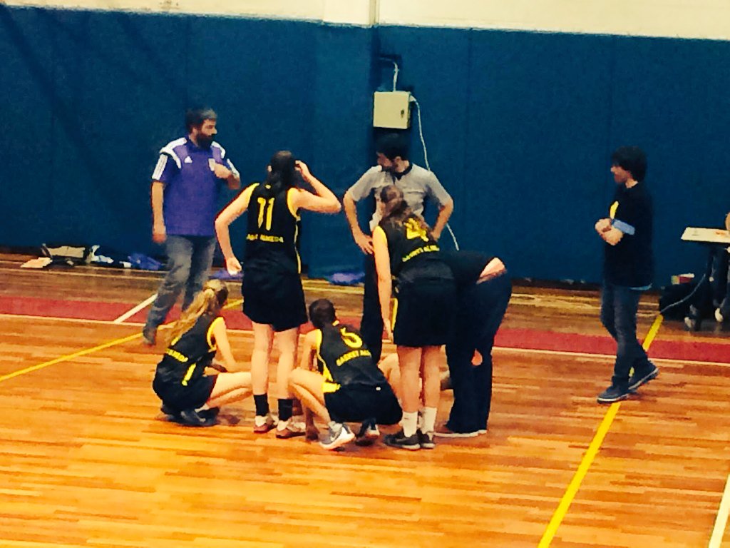 fem2000almeda's tweet photo. Victòria a casa @BasketAlmeda 62-37 @CBTarragona #forçaequip #amuntPaula https://t.co/mlP85YFhRC