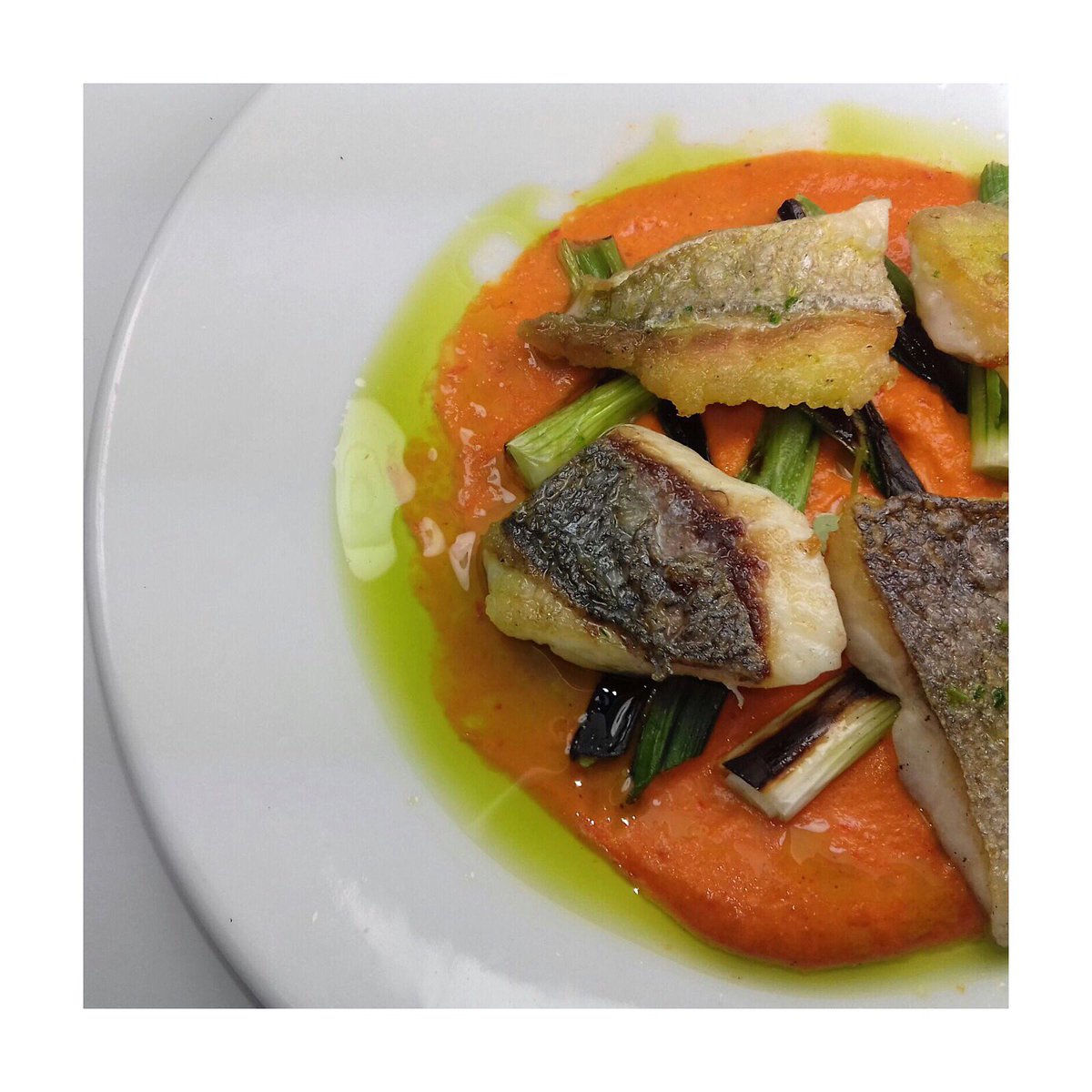 MrBuckleys's tweet photo. New fish dish 🐟 Sea Bream, Romesco, Spring Onions #sharingiscaring #hackneyroad #saturdaynightdinner https://t.co/ycDkdDEtU1